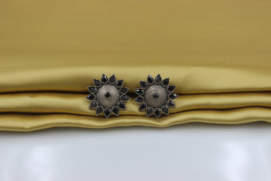 Daisy Cutstone studs